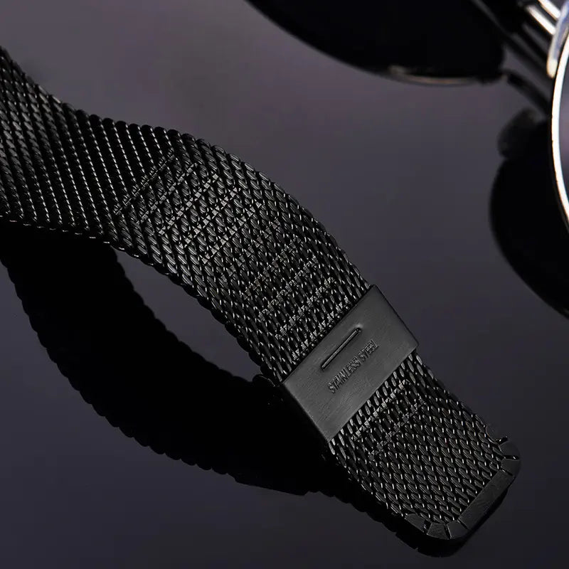 Skull Men's Watch with Black Metal Mesh Band
