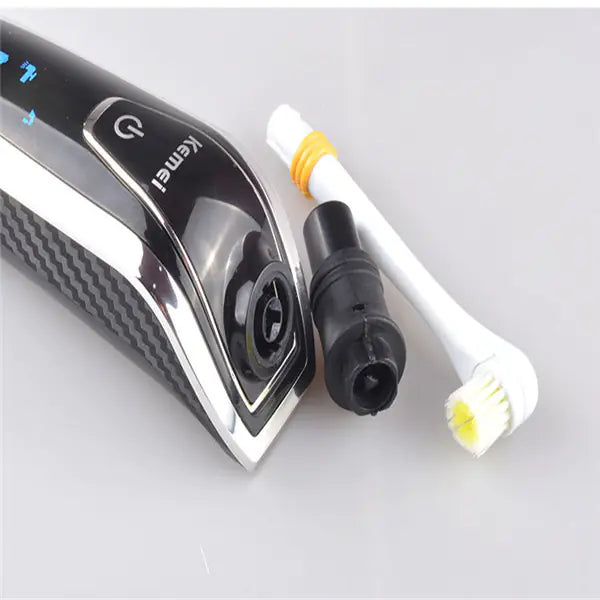 4-Blade Rechargeable Men's Shaver and Grooming Set