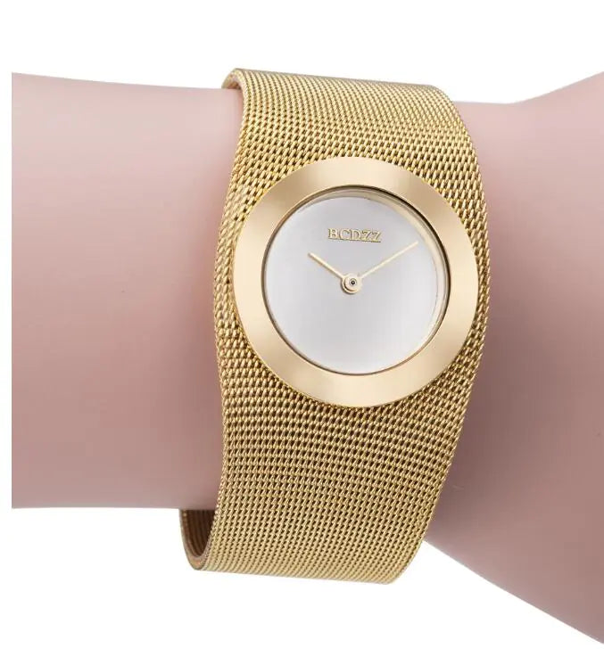 Trendy Gold Women's Watch - Fashionable Design