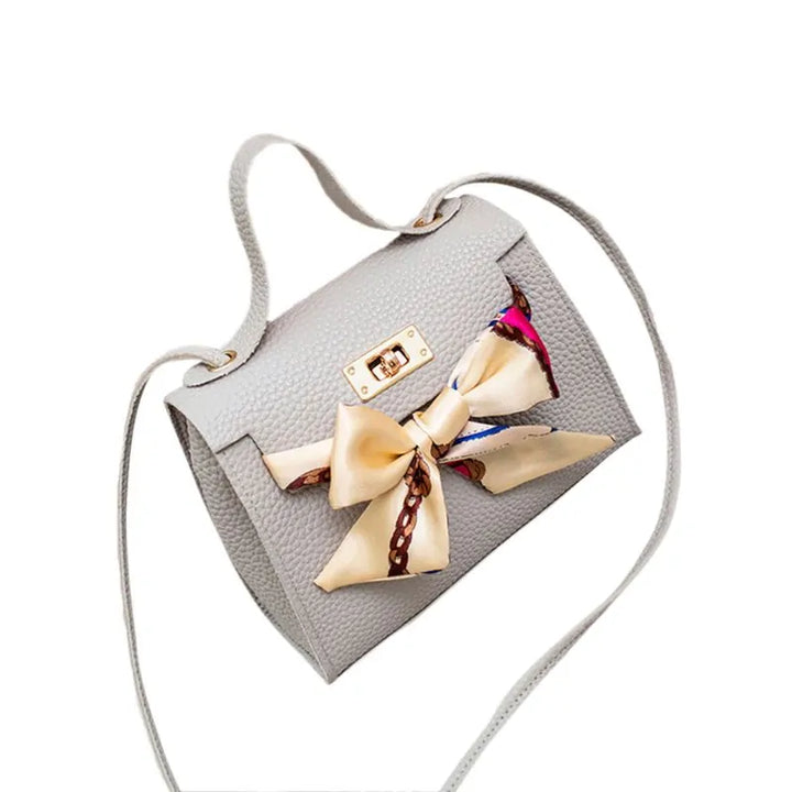 Lederhandtasche mit Schal