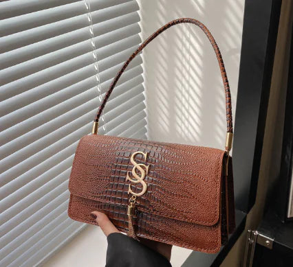 Fashionable Crocodile Pattern Tassel Women's Crossbody Bag