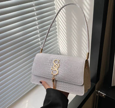 Fashionable Crocodile Pattern Tassel Women's Crossbody Bag