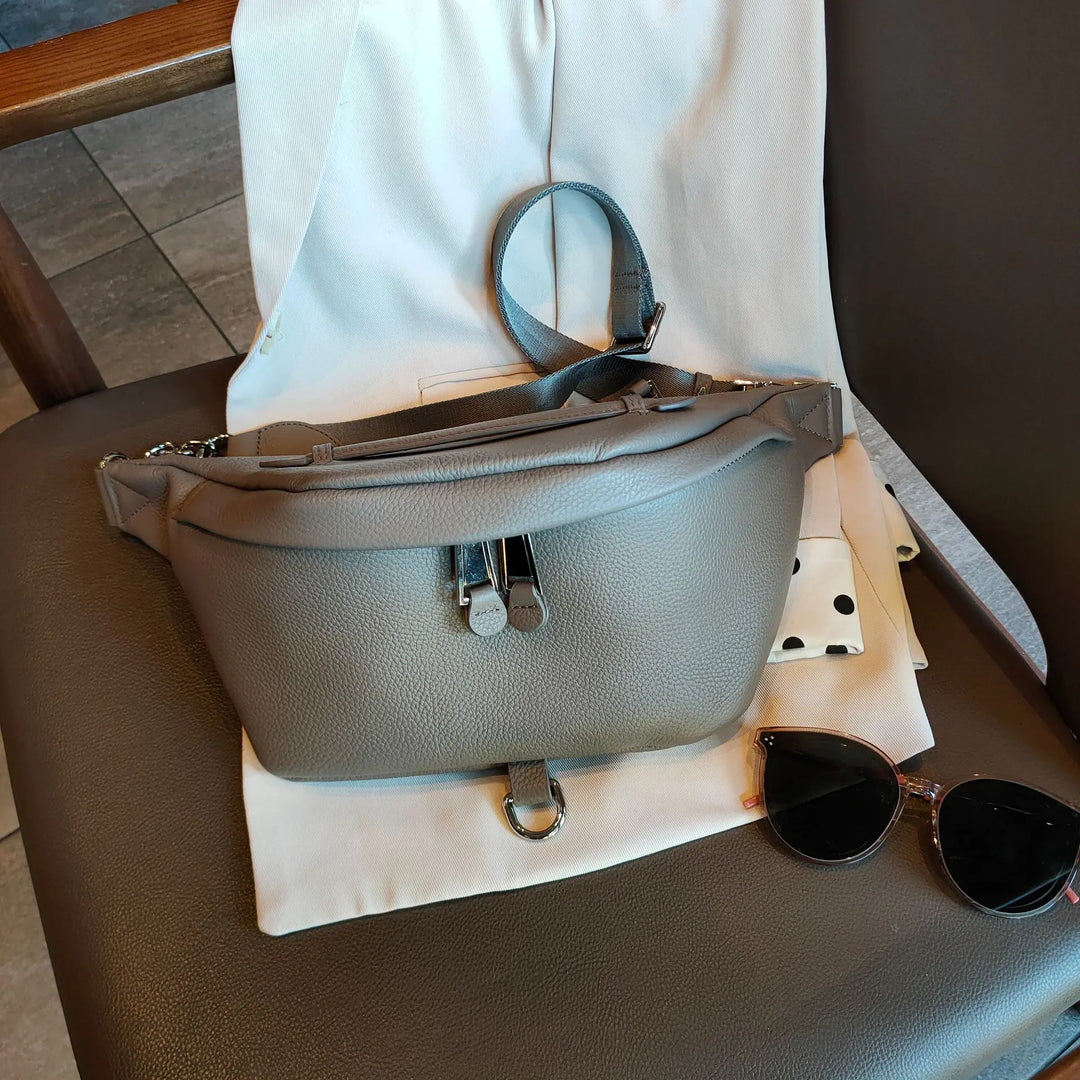 2020 New Women's Casual Crossbody Bag in Leather