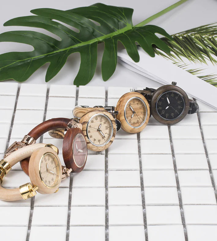 Fashionable Waterproof Wooden Watch with Bracelet for Women